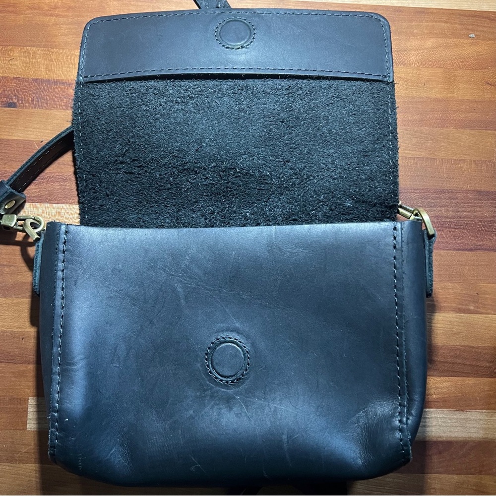 Portland Leather Goods, Metro Mini Crossbody, Magnetic Closure, w/Strap, Black - Picture 4 of 5